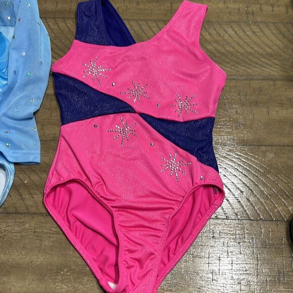Gymnastics leotards size 4 - Picture 2 of 10